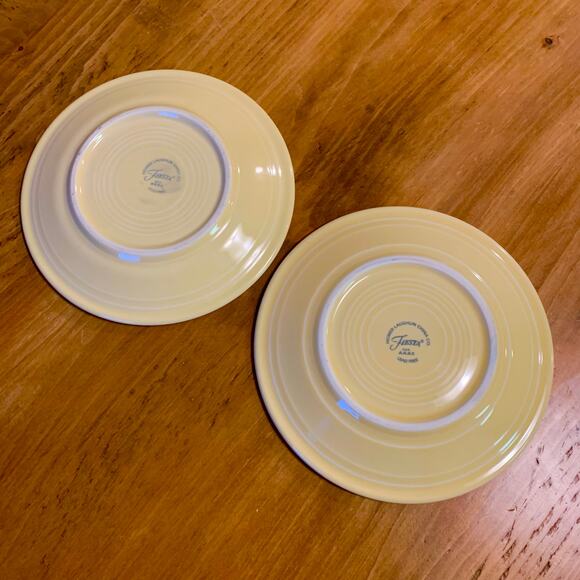 Fiestware Fiesta Yellow Salad Dessert Plates Set of 2 Homer Laughlin USA - Picture 6 of 7